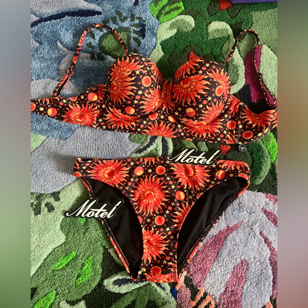 MOTEL Flaming Skies bikini set
